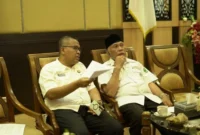 Gubernur Sumbar Mahyeldi mengikuti Rapat Koordinasi Evaluasi Realisasi APBD Tahun Anggaran 2025 secara daring, Selasa (24/12/2025). (Foto: ADPSB)