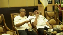 Gubernur Sumbar Mahyeldi mengikuti Rapat Koordinasi Evaluasi Realisasi APBD Tahun Anggaran 2025 secara daring, Selasa (24/12/2025). (Foto: ADPSB)
