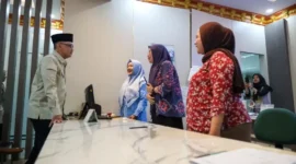 Menteri Haji dan Umrah RI Mochamad Irfan Yusuf atau Gus Irfan meninjau persiapan haji di DKI Jakarta. (Foto: Kemenaj)