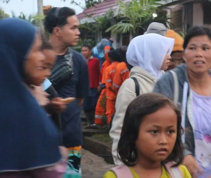 Pemko Padang mulai memindahkan warga terdampak bencana ke huntara di Rusunawa Padang Sarai, Kelurahan Lubuk Buaya, Kecamatan Koto Tangah. (Foto: Diskominfo Padang)