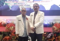 
Ketua Panitia Pelaksana Pemilihan IKB3, Armen Rachmad RKY Bagindo Basa (kiri) bersama Penasehat IKB3, Dr. Ir. Yuliusman M.Eng. (Foto: Dok. Ahman)