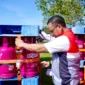 Dirut PT Pertamina (Persero) Simon Aloysius Mantiri mengawal pengiriman 144 tabung LPG Bright Gas 12 KG ke Kabupaten Bener Meriah, Aceh Timur. (Foto: Pertamina) 