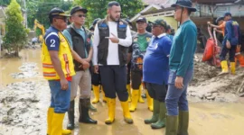 Wali Kota Padang, Fadly Amran, meninjau kawasan Tabiang Banda Gadang, Minggu (14/12/2025). (Foto: Prokopim Padang)