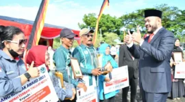 Wali Kota Padang Fadly Amran usai penyerahan hadiah kepada pemenang Padang Rancak Award 2025. (Foto: Prokopim Padang)
