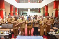Pemko Padang resmi meluncurkan UMKM Champion di Komplek Sentra Rendang Kota Padang, Selasa (23/12/2025). (Foto: Prokopim Padang)
