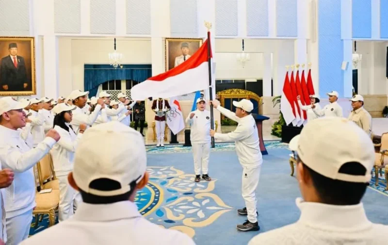 Presiden Prabowo Subianto melepas kontingen Indonesia yang akan bertanding pada SEA Games ke-33 Thailand di Istana Negara, Jakarta, Jumat (5/12/2025). (Foto: BPMI Setpres)