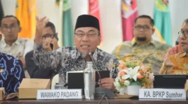 Wakil Wali Kota Padang mengikuti Rakor High Level Marketing (HLM) TPID Triwulan IV Tahun 2025 di Auditorium Gubernur Sumbar, Kamis (11/12/2025). (Foto: Prokopim Padang)