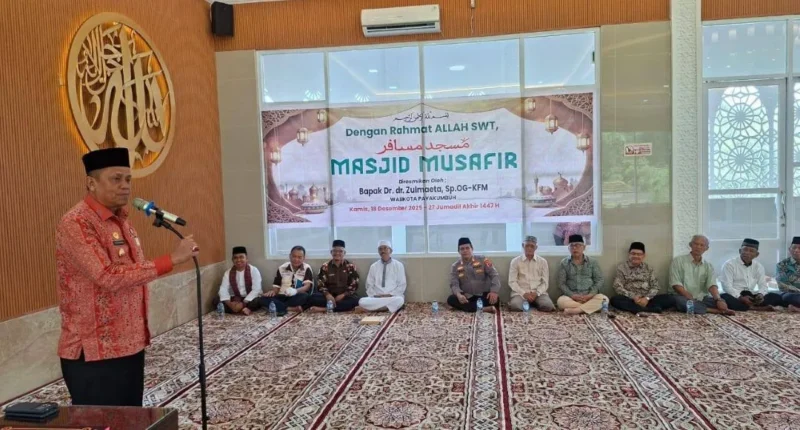 Wakil Wali Kota Payakumbuh Elzadaswarman meresmikan Masjid Musafir Payakumbuh di Jalan By Pass, Kelurahan Kubu Gadang, Kamis (18/12/2025). (Foto: MC Payakumbuh)