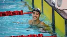 Atlet Renang Putri Indonesia, Masniari Wolf kembali mengharumkan Tanah Air di ajang SEA Games 2025, dengan meraih medali emas pada final cabang renang 50 meter gaya punggung putri. (Foto: Herry/kemenpora go.id)