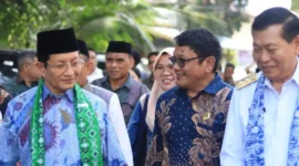 Menteri Agama Nasaruddin Umar saat tiba di Manado, dan disambut oleh Wakil Gubernur Sulut Viktor Mailangkay, Rabu (24/12/2025). (Foto: Ist)