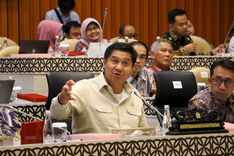 Menteri PKP Maruarar Sirait dalam Rapat bersama Komisi V DPR RI, Kamis (4/12/2025). (Foto: Kementerian PKP)
