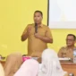 Wakil Wali Kota Pariaman Mulyadi membuka kegiatan monitoring dan evaluasi TPPPS tingkat Kecamatan Pariaman Utara di Kantor Camat Pariaman Utara, Desa Padang Birik-Birik, Selasa (23/12/2025). (Foto: Kominfo Pariaman)