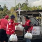 PMI Padang Panjang menyalurkan bantuan pascabencana kepada warga terdampak banjir bandang dan longsor di Kota Padang Panjang, Minggu (21/12/2025). (Foto: Kominfo Padang Panjang)