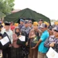 Wakil Wali Kota Padang Maigus Nasir mendampingi Pangkoarmada I Laksamana Muda (Laksda) TNI Haris Bima Bayuseto meninjau langsung lokasi bencana, Rabu (17/12/2025). (Foto: Prokopim Padang)