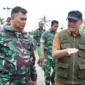 Wakil Bupati Agam, Muhammad Iqbal tengah berbincang dengan Pangkogabwilhan I Letjen TNI Kunto Arief Wibowo. (Foto: AMC)