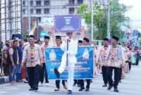 Kontingen MTQ Nasional ke-41 Tingkat Provinsi Sumbar mengikuti pawai ta’aruf melintasi sejumlah ruas jalan utama Kota Bukittinggi, Sabtu (13/12/2025). (Foto: Pemko Bukittinggi)