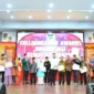 Wali Kota Padang, Fadly Amran bersama para pemenang Collaboration Awards Ormas 2025 di Gedung Bagindo Aziz Chan Youth Center, Jumat (19/12/2025). (Foto: Prokopim Padang)