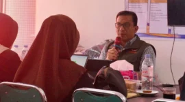 Sekdako Padang Panjang, Sonny Budaya Putra saat rapat koordinasi secara daring bersama BNPB, Jumat (26/12/2025). (Foto: Kominfo Padang Panjang)