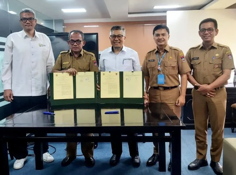 Pemko Padang dan Unand menandatangani kerjasama tentang Kajian Dampak Bencana Terhadap Infrastruktur di Kota Padang. (Foto: Diskominfo Padang)