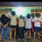 Satpol PP Padang mengamankan sejumlah remaja saat patrol, Jumat dini hari (26/12/2025). (Foto: Humas Satpol PP Padang)