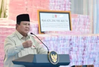 Presiden Prabowo Subianto menyampaikan sambutan pada acara penyerahan laporan capaian hasil Satgas PKH dan penyelamatan keuangan negara 2025 di Gedung Utama Kompleks Kejaksaan Agung RI, Jakarta, Rabu (24/122025). (Foto: BPMI Setpres)