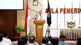 Wali Kota Pariaman Yota Balad membuka Rapat Koordinasi Kepala Desa di Aula Balai Kota Pariaman, Rabu (24/12/2025). (Foto: Kominfo Pariaman)