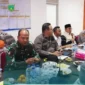 Wali Kota Padang Panjang Hendri Arnis memimpin Rapat Koordinasi Nataru di Markas Koramil 01/PP, Rabu (24/12/2025). (Foto: Kominfo Padang Panjang)