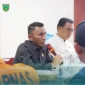 Wakil Wali Kota Allex Saputra saat rapat evaluasi penanganan bencana di Posko Utama Tanggap Darurat, Koramil 01/Padang Panjang, Jumat (12/12/2025) malam. (Foto: Kominfo Padang Panjang)
