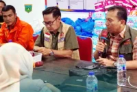 Sekretaris Daerah Kota Padang Panjang, Sonny Budaya Putra dalam Rapat Evaluasi di Posko Tanggap Darurat, Sabtu (6/12). (Foto: Kominfo Padang Panjang)