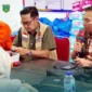 Sekretaris Daerah Kota Padang Panjang, Sonny Budaya Putra dalam Rapat Evaluasi di Posko Tanggap Darurat, Sabtu (6/12). (Foto: Kominfo Padang Panjang)