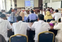 Ketua TKPKD Padang Panjang, Allex Saputra saat Rapat Koordinasi TKPKD di Aula BKPSDM Padang Panjang, Rabu (24/12/2025). (Foto: Kominfo Padang Panjang)
