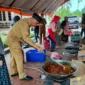 TP PKK Sumbar menginisiasi program Marandang untuk Sumatera, sebuah gerakan produksi rendang massal sebagai bantuan pangan bagi korban bencana. (Foto: ADPSB)