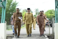 Gubernur Mahyeldi saat kegiatan Refleksi Sektor Pertanian Sumbar yang digelar di Aula Kantor Disbuntanhor) Sumbar, Selasa (30/12/2025). (Foto: ADPSB)