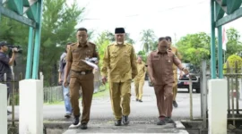 Gubernur Mahyeldi saat kegiatan Refleksi Sektor Pertanian Sumbar yang digelar di Aula Kantor Disbuntanhor) Sumbar, Selasa (30/12/2025). (Foto: ADPSB)