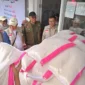 Sekdaprov Sumbar, Arry Yuswandi saat menghadiri kegiatan WAMY di Posko SMP Negeri 44 Batu Busuk, Kota Padang, Sabtu (27/11/2025). (Foto: ADPSB)
