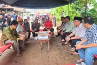 Wakil Wali Kota Padang, Maigus Nasir mendampingi Wabup Dharmasraya, Leli Arni ke sejumlah titik terdampak banjir bandang di Kelurahan Tabing Banda Gadang (TBG), Kecamatan Nanggalo, Sabtu (6/12/2025). (Foto: Prokopim Padang)