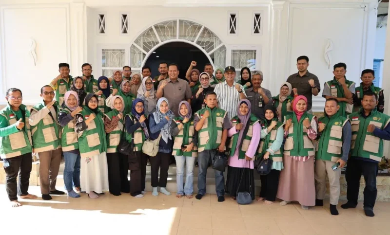 Wali Kota Pariaman Yota Balad menerima kunjungan kerja Kepala Badan Kementan RI, Idha Widi Arsanti di Pendopo Wali Kota Pariaman, Jumat (26/12). (Foto: Kominfo Pariaman)