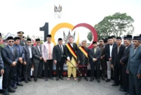 Wali Kota Bukittinggi Ramlan Nurmatias melaunching Name Sign Satu Abad Jam Gadang sebagai penanda awal menuju peringatan 100 tahun Jam Gadang. (Foto: Pemko Bukittinggi)