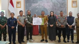 Wakil Wali Kota Padang Panjang menerima Bantuan Atensi senilai Rp1,09 miliar dari kemensos RI di Rumah Dinas Wali Kota, Selasa (27/1/2026). (Foto: Kominfo Padang Panjang)