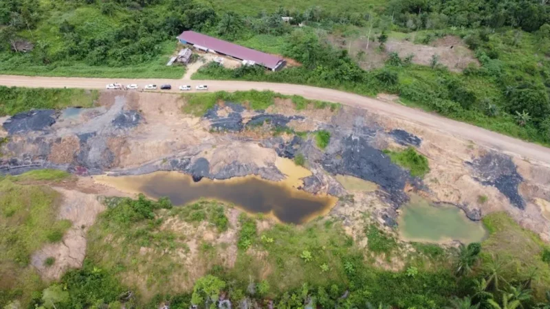 Kementerian ESDM mengamankan sekitar 50.000 ton batubara tak bertuan di Kutai Kartanegara, Kalimantan Timur. (Foto: Kementerian ESDM)