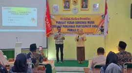 
Siswa SMAN 2 Painan mendengarkan paparan dari narasumber saat deklarasikan pengawas partisipatif muda. (Foto: Dok. Humas Bawaslu)