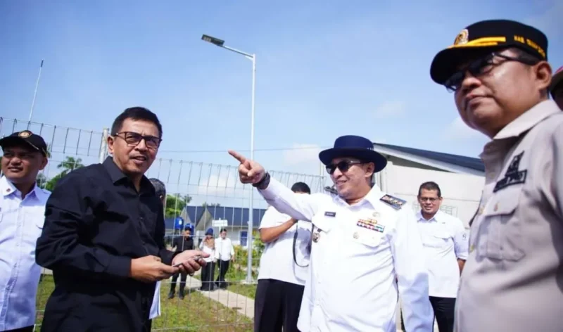 Bupati Tanah Datar Eka Putra menerima kunjungan Staf Khusus BUMN, Khairul Jasmi, Rabu (21/1/2026). (Foto: Prokopim Tanah Datar)