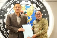 Bupati Tanah Datar Eka Putra menemui Menteri Koordinator Infrastruktur dan Pengembangan Kewilayahan Agus Harimurti Yudhoyono (AHY) di Jakarta. (Foto: Prokopim Tanah Datar)