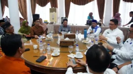 Bupati Eka Putra menerima kunjungan kerja Wakil Kepala BPS RI Sonny Harry Budiutomo Harmadi ke Tanah Datar, Jumat (23/1/2026). (Foto: Prokopim Tanah Datar)