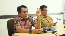 Bupati Padang Pariaman John Kenedy Azis memimpin Rapat Koordinasi Pembahasan Data Rumah Rusak Akibat Bencana Alam di Ruang Rapat Sekretaris Daerah, Selasa (27/1/2026). (Foto: Kominfo Padang Pariaman)