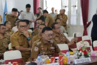 Bupati Pessel, Hendrajoni saat menghadiri Rakor dengan Mendagri Tito Karnavian di Padang, Selasa (13/1/2026). (Foto: Dok. Prokopim)