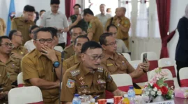 Bupati Pessel, Hendrajoni saat menghadiri Rakor dengan Mendagri Tito Karnavian di Padang, Selasa (13/1/2026). (Foto: Dok. Prokopim)