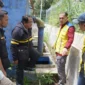 Wakil Wali Kota Padang Panjang Allex Saputra mendampingi Direktur Air Minum Ditjen Cipta Karya Kementerian PU, Oscar R.H. Siagian meninjau pengembangan dan pemulihan sistem air bersih pascabencana di Kota Padang Panjang, Minggu (18/1/2026). (Foto: Kominfo Padang Panjang)