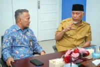 Gubernur Sumbar Mahyeldi saat menghadiri Rapat Monitoring dan Evaluasi Nota Kesepakatan Ombudsman RI dengan Pemprov serta Pemkab/Pemko se-Sumbar, di Kantor Ombudsman RI Perwakilan Sumbar, Selasa (27/1/2026). (Foto: ADPSB)