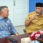 Gubernur Sumbar Mahyeldi saat menghadiri Rapat Monitoring dan Evaluasi Nota Kesepakatan Ombudsman RI dengan Pemprov serta Pemkab/Pemko se-Sumbar, di Kantor Ombudsman RI Perwakilan Sumbar, Selasa (27/1/2026). (Foto: ADPSB)